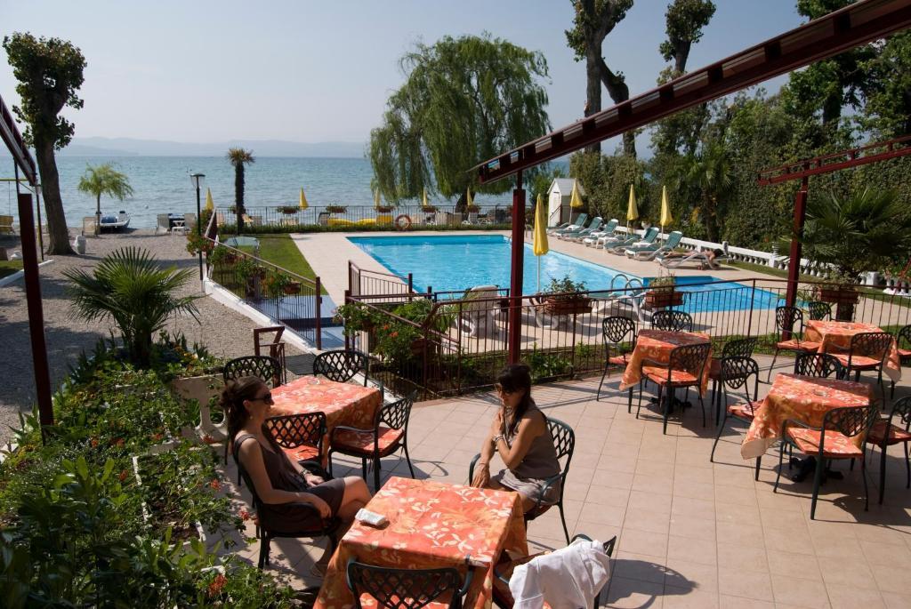 Hotel Astoria Lido Sirmione Exterior foto
